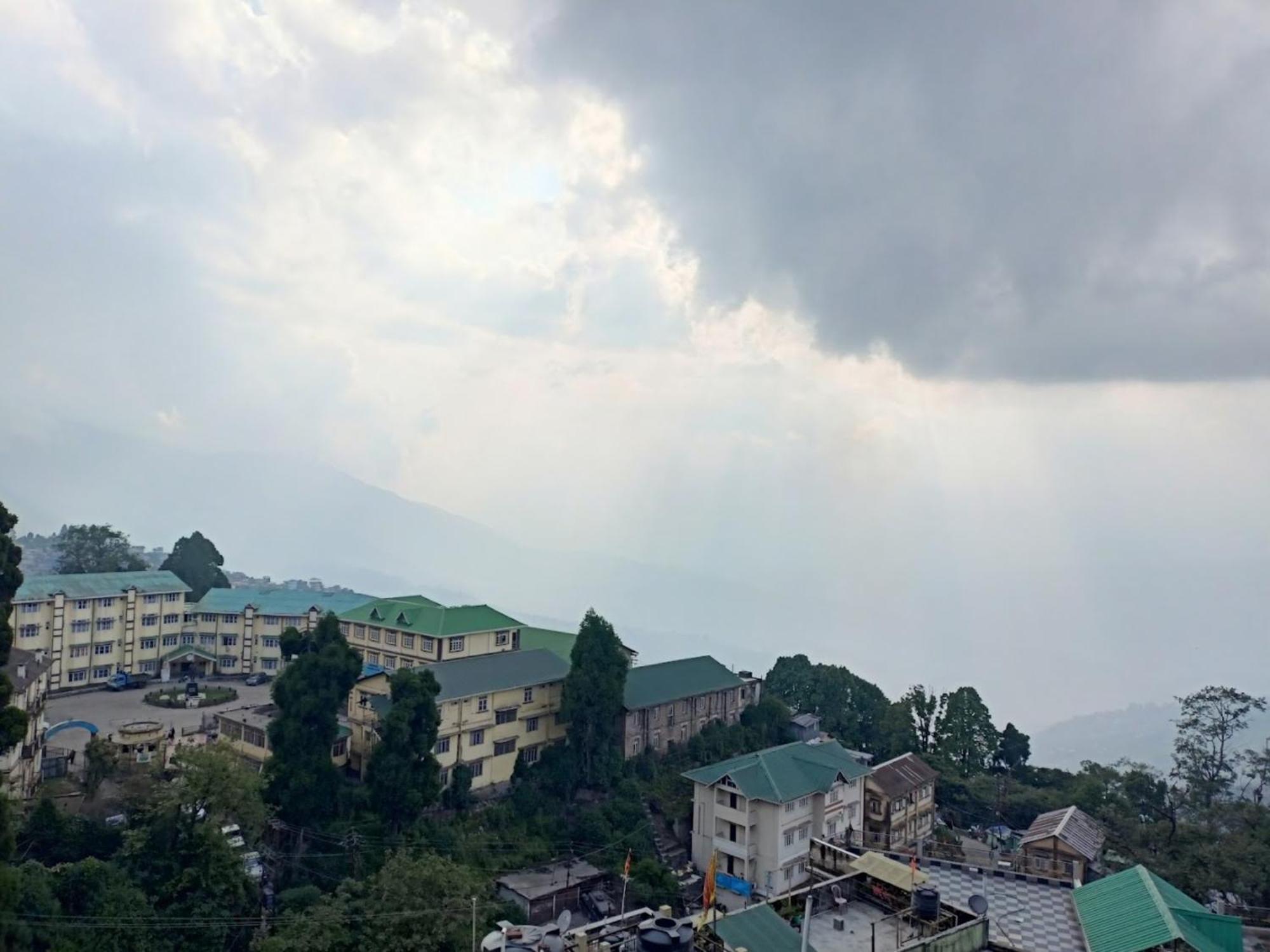 Hotel Pitstop Darjeeling - Excellent Service Recommended & Couple Friendly Εξωτερικό φωτογραφία