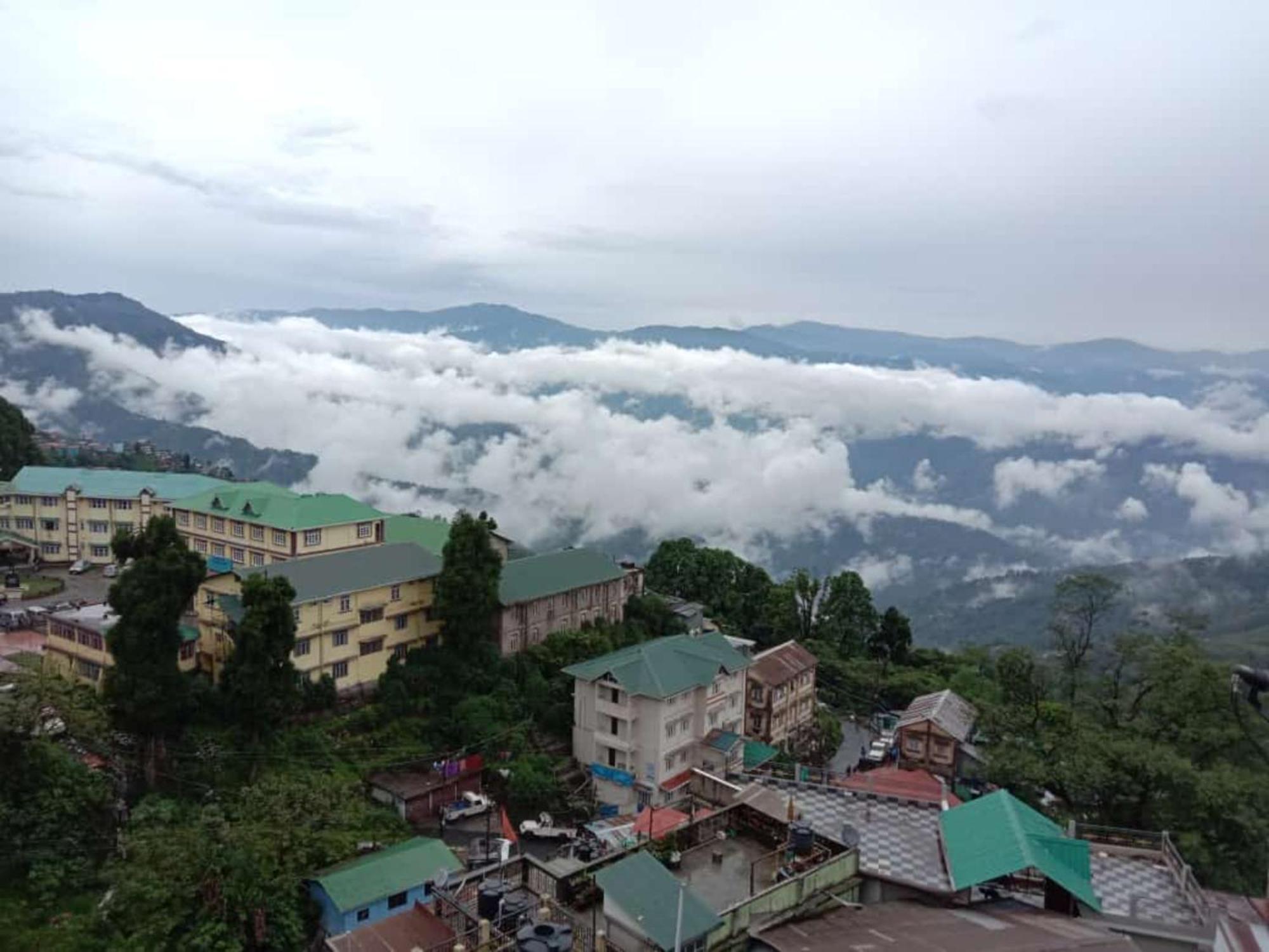 Hotel Pitstop Darjeeling - Excellent Service Recommended & Couple Friendly Εξωτερικό φωτογραφία
